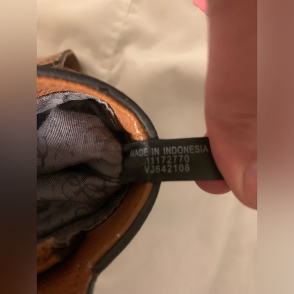 VINTAGE (Y2K) AUTHENTIC GUESS EST 1981 HANDBAG/SHOULDER BAG COGNAC/BROWN - Picture 8 of 13